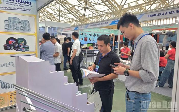 Các nhóm sản phẩm, công nghệ và giải pháp tại triển lãm bao phủ nhiều lĩnh vực trong chuỗi đầu tư, xây dựng và vận hành nhà máy, từ hạ tầng, xây dựng, vật liệu. (Ảnh: AN NGUYÊN)