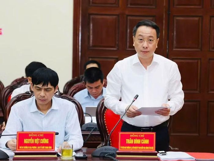 Đại diện đoàn kiểm tra công bố dự thảo báo cáo kết quả kiểm tra, giám sát. (Ảnh: Đức Lam)