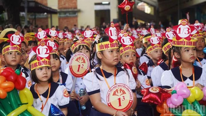 Học sinh Thành phố Hồ Chí Minh trong lễ khai giảng năm học 2025-2026. (Ảnh minh họa: THẾ ANH)