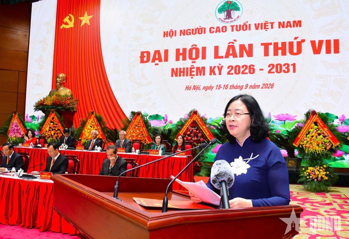 Đồng chí Bùi Thị Minh Hoài phát biểu chỉ đạo đại hội.
