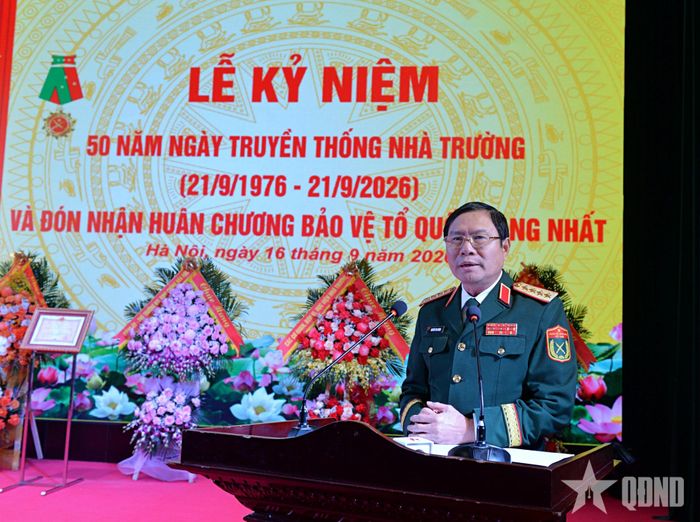  Đại tướng Nguyễn Tân Cương phát biểu tại buổi lễ.