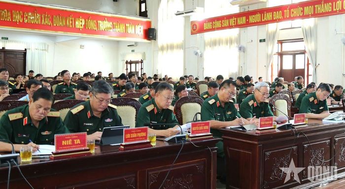  Các đại biểu tham dự hội nghị.  