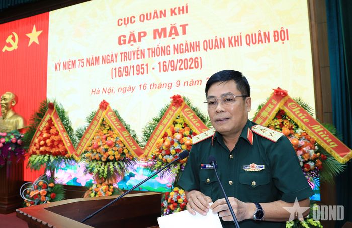 Trung tướng Trần Minh Đức phát biểu chỉ đạo tại buổi gặp mặt. 