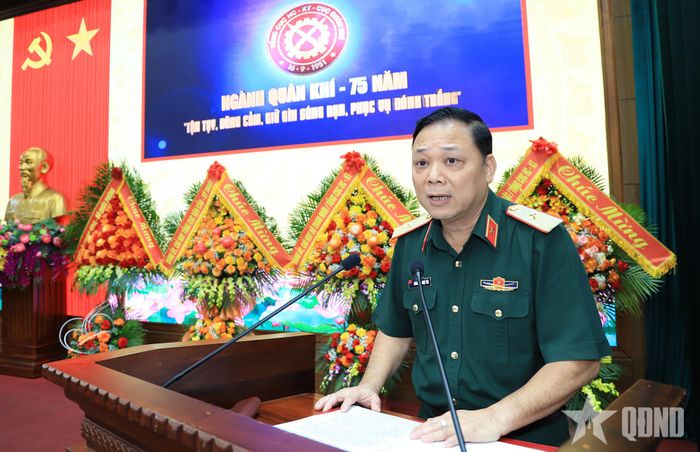 Thiếu tướng Hoàng Đạo Nhật Yên, Cục trưởng Cục Quân khí, Tổng cục HC-KT phát biểu ôn lại truyền thống của ngành quân khí Quân đội.  