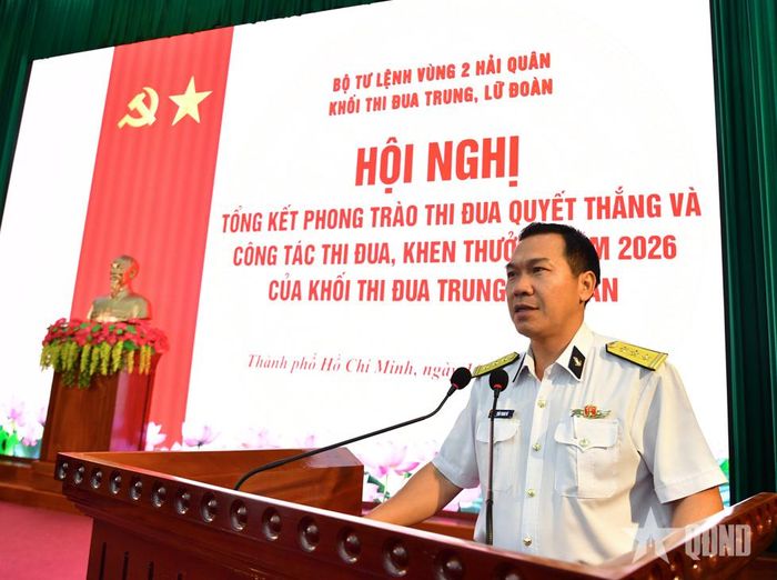  Thượng tá Trần Thanh Vũ, Chính ủy Lữ đoàn 171 phát biểu tại hội nghị.