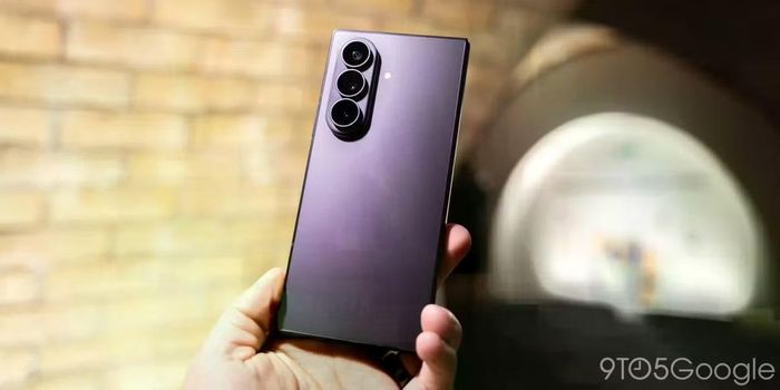 Galaxy Z Fold8 Ultra sử dụng ba camera sau, gồm camera chính 200MP, góc siêu rộng 50MP và telephoto 10MP zoom quang 3x. (Ảnh: 9to5google)