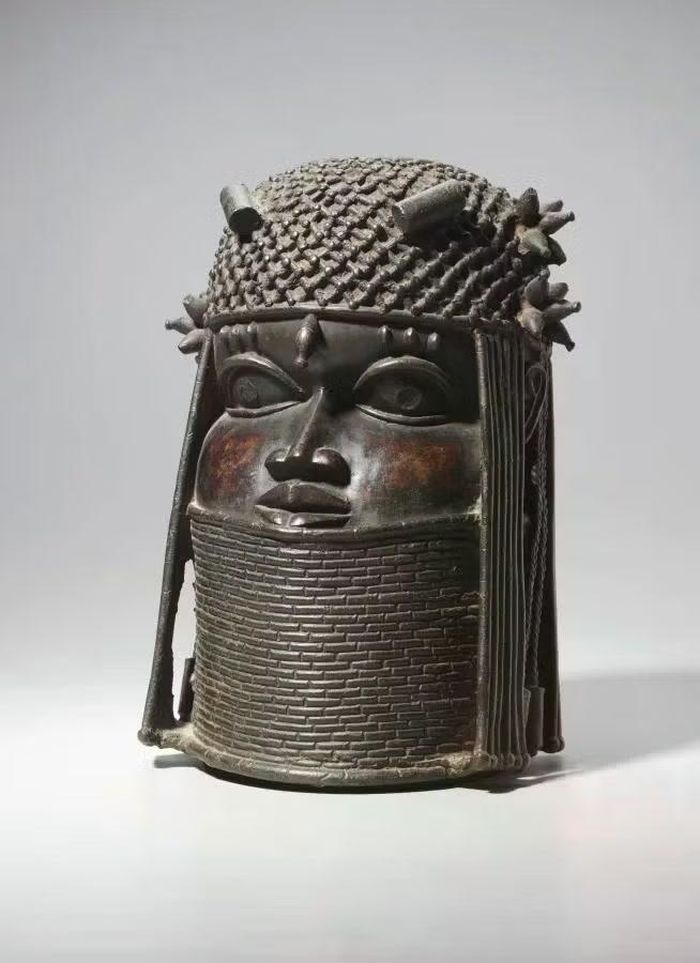 Bức tượng bằng hợp kim đồng khắc họa một oba, tức người cai trị Vương quốc Benin. (Ảnh: Cleveland Museum of Art)