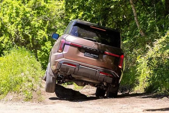 Mitsubishi hiện chưa công bố dung tích bình nhiên liệu của Pajero thế hệ mới.