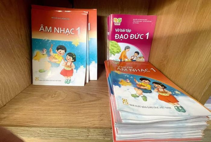 Các hiệu sách tại Huế hiện vẫn đang thiếu nhiều đầu sách giáo khoa các cấp.