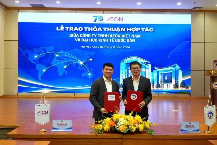  TS Vũ Văn Ngọc - Viện trưởng Viện đào tạo Tiên tiến, Chất lượng cao, Phân tích kinh doanh & POHE, ĐH Kinh tế Quốc dân ký kết hợp tác với AEON Long Biên. 