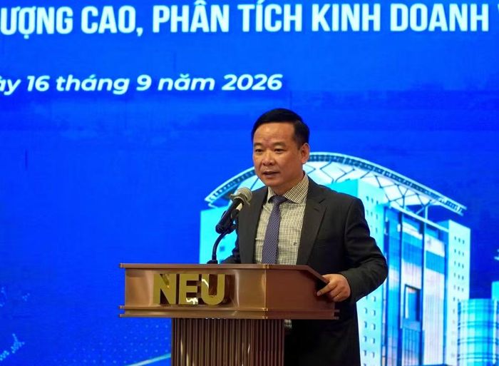 PGS.TS Bùi Huy Nhượng – Phó giám đốc ĐH Kinh tế Quốc dân.
