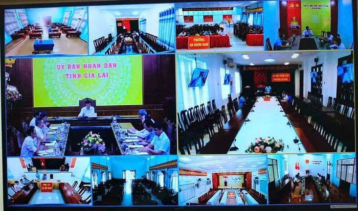 Cuộc họp trực tiếp kết hợp với trực tuyến về tình hình quản lý, khai thác, xử lý cơ sở nhà, đất là tài sản công dôi dư trên địa bàn tỉnh.