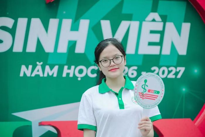 Đỗ Thị Thanh Trúc - cô thủ khoa khối ngành sức khỏe sở hữu bảng điểm xuất sắc.