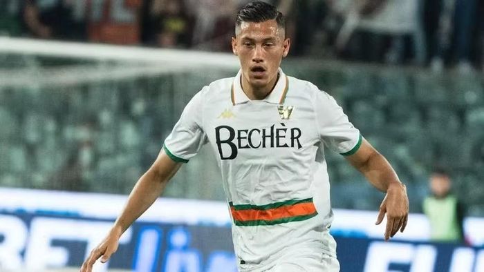 Trung vệ Jay Idzes không thể khoác áo tuyển Indonesia tại FIFA ASEAN Cup 2026. Ảnh: Bola.
