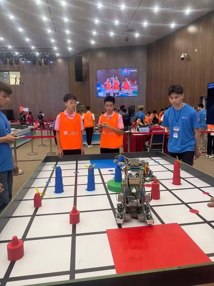 Học sinh Tuyên Quang với sân chơi công nghệ.
