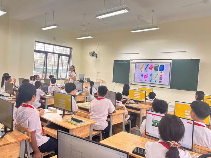 Một tiết học tiếng Anh của cô trò Trường Tiểu học và THCS Lý Thường Kiệt.