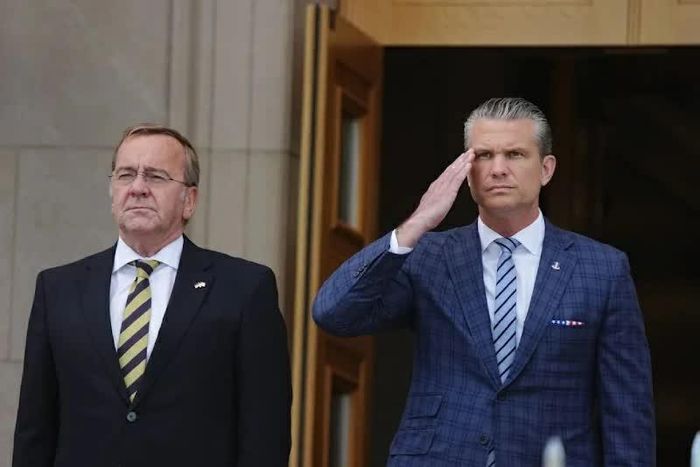 Bộ trưởng Chiến tranh Mỹ Pete Hegseth và Bộ trưởng Quốc phòng Đức Boris Pistorius gặp nhau tại Lầu Năm Góc, Washington, thảo luận về NATO 3.0 và tăng cường hợp tác công nghiệp quốc phòng. (Nguồn: Yahoo)