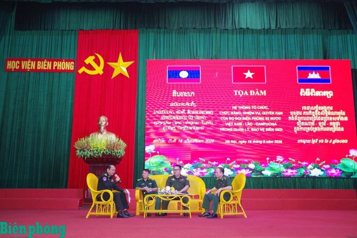 Các đại biểu tham gia tọa đàm. Ảnh: Quang Sao