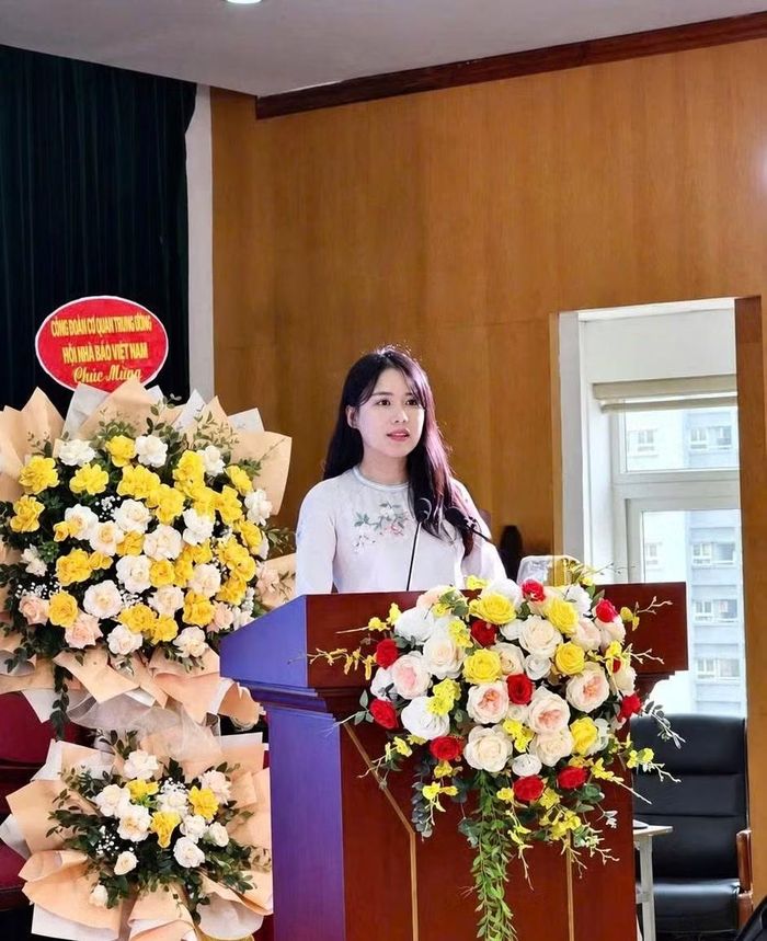 Đồng chí Phan Hòa Giang trình bày tham luận tại Đại hội. Ảnh: Sơn Hải