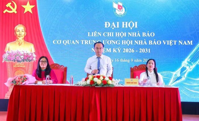 Đoàn Chủ tịch điều hành đại hội. Ảnh: Sơn Hải