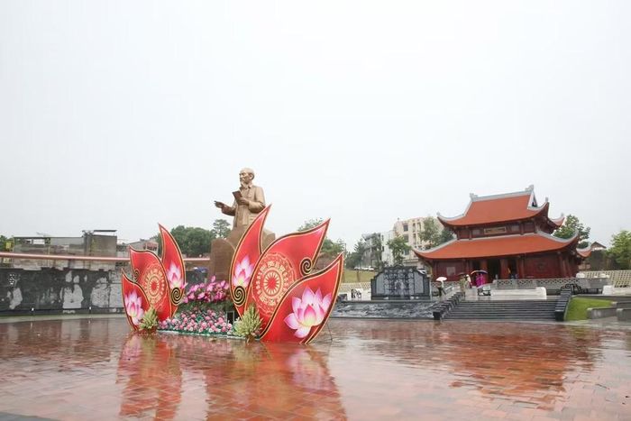 Khu sân kết đoàn và Đền thờ Bác Hồ. Ảnh: bacninh.gov.vn