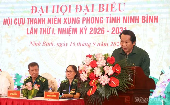 Ông Thân Đức Nam, Chủ tịch Trung ương Hội Cựu Thanh niên xung phong Việt Nam phát biểu tại Đại hội.