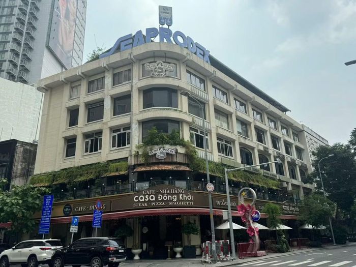 Khu đất được quy hoạch phát triển thành khu phức hợp gồm khách sạn, thương mại, văn phòng và căn hộ, với chiều cao tối đa 20 tầng.