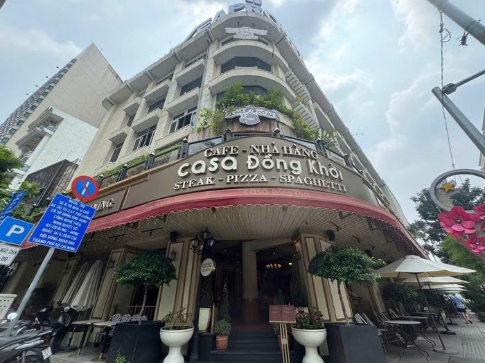 Trên khu đất này đang có nhà hàng Casa - từng thuộc hệ sinh thái của Tập đoàn Novaland - thông qua đơn vị vận hành Nova F&B.