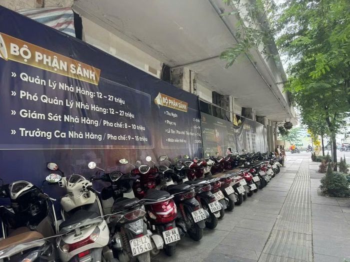 Một phần khu đất 2 - 4 - 6 Đồng Khởi, phường Sài Gòn, TPHCM đang bỏ hoang.