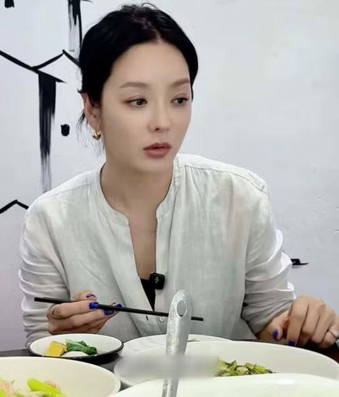 Chae Rim chia sẻ quãng thời gian một mình đối mặt với quá trình sinh con khó khăn.