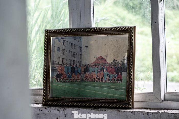 Câu lạc bộ bóng đá Than Quảng Ninh được thành lập ngày 24 tháng 4 năm 1956, với tiền thân là Đội bóng đá Công nhân Hồng Quảng, gắn liền với truyền thống và niềm tự hào của phong trào thể thao Vùng mỏ. Thời kỳ hoàng kim (2016 - 2020), đội đạt đỉnh cao với chức vô địch Cúp Quốc gia và Siêu cúp Quốc gia năm 2016, lọt vào top 3 V-League 2019 và vào đến vòng knock-out AFC Cup 2020.