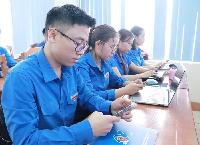Đoàn viên, thanh niên Tham gia cuộc thi