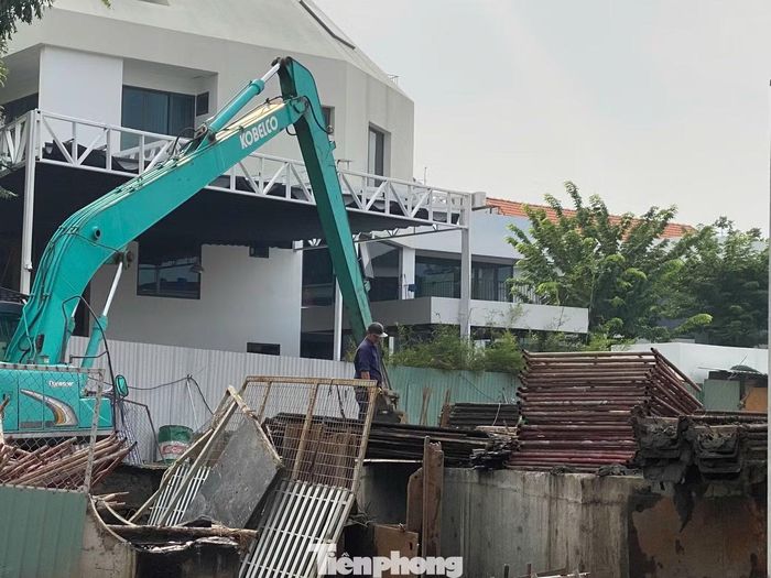 Trạm bơm công suất 3.500m³/h trên đường Nguyễn Văn Hưởng đang được thi công. Ảnh: Hữu Huy.