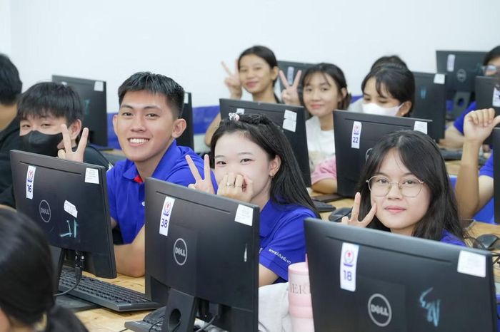 So với các ngành như kỹ thuật ô tô hay công nghệ thông tin, ngành xây dựng khó tuyển sinh hơn dù nhu cầu nhân lực rất lớn.