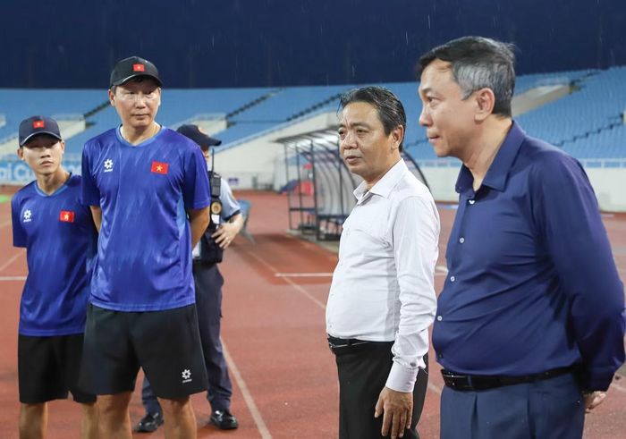 HLV Kim Sang-sik sẽ trở lại Việt Nam vào ngày 17/9.