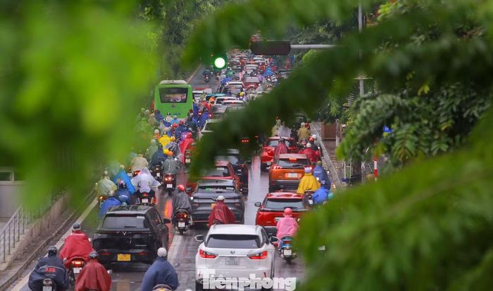 Phạm vi cho phép phương tiện đi chung làn BRT được giới hạn trên một đoạn tuyến: hướng Láng Hạ đi Giảng Võ từ trước số 8 Láng Hạ đến nút giao Trần Huy Liệu; chiều ngược lại từ nút Trần Huy Liệu đến khu vực số 8 Láng Hạ.