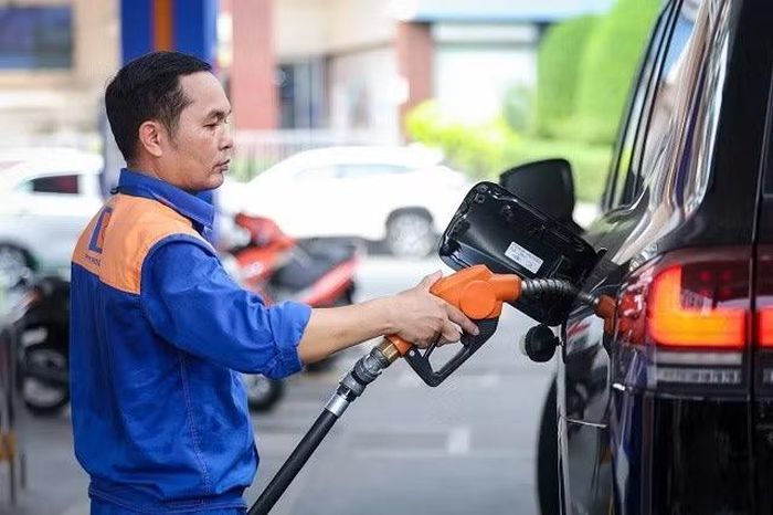 Bảo đảm dự trữ và cung ứng đầy đủ xăng dầu từ nay đến cuối năm.