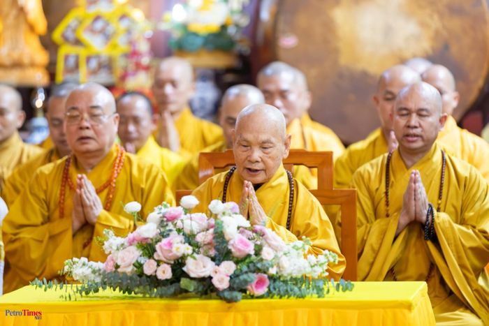 Trưởng lão Hòa thượng Thích Thiện Nhơn và chư Tôn giáo phẩm lãnh đạo GHPGVN cùng Nhà vua và Hoàng hậu đã cử hành nghi thức tâm linh truyền thống Phật giáo Việt Nam, cầu nguyện cho sự phồn vinh, thịnh vượng của hai quốc gia Việt Nam - Thái Lan, nhân dân hai nước luôn ấm no, hạnh phúc, cùng mối quan hệ hữu nghị, bang giao tốt đẹp giữa hai dân tộc ngày càng bền chặt.