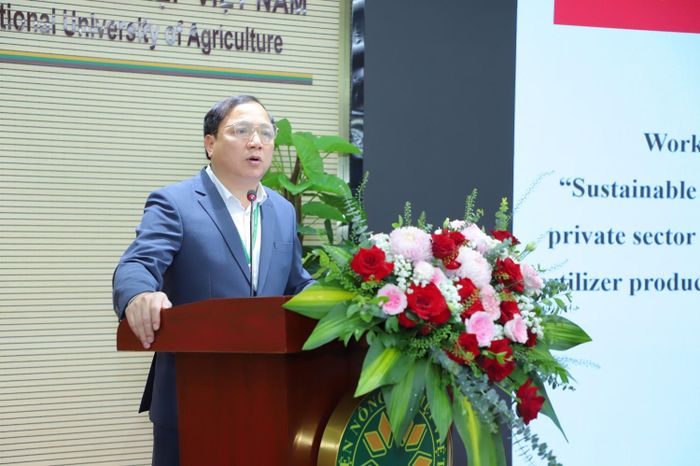 Ông Vũ Ngọc Huyên - Phó Giám đốc Học viện Nông nghiệp Việt Nam phát biểu.
