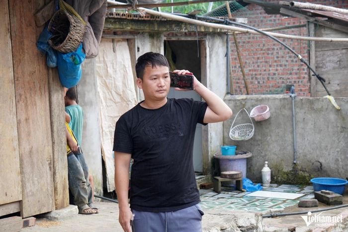 Trưởng bản là cử nhân 9X. Ảnh: Lê Dương