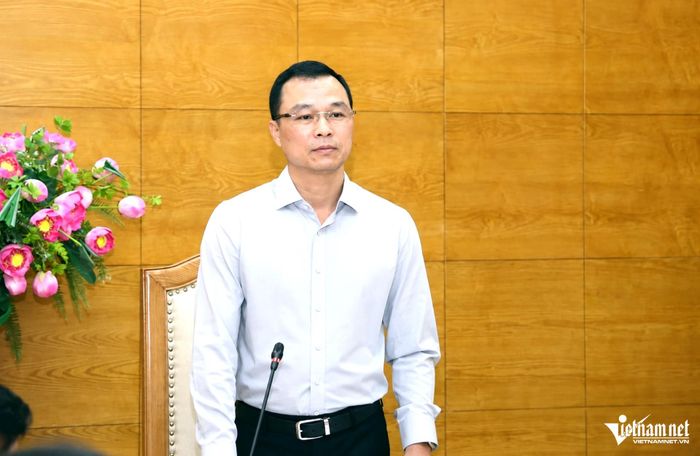 Chủ tịch UBND tỉnh Thanh Hóa Tô Anh Dũng đánh giá những người trẻ, trong đó có các cử nhân, trở về quê hương đảm nhận vai trò trưởng thôn là tín hiệu tích cực. Ảnh: Lê Dương