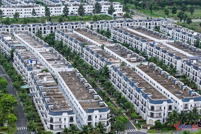 Khi biết diện tích căn hộ bàn giao nhỏ hơn 4m2 so với diện tích ghi trong hợp đồng đặt cọc, bên mua khởi kiện nhưng không được trả lại tiền cọc. Ảnh minh họa: Nguyễn Huế