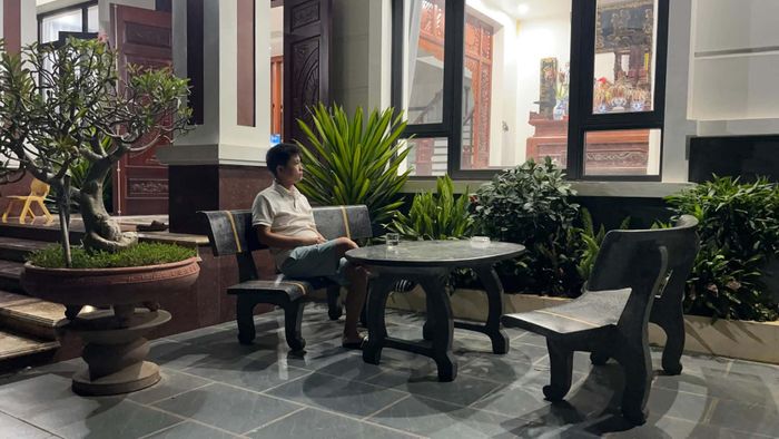 Sau khoảng 1 năm, anh Đức mới thích nghi được với cảnh đi làm 50km/2 chiều mỗi ngày để được sống ở quê