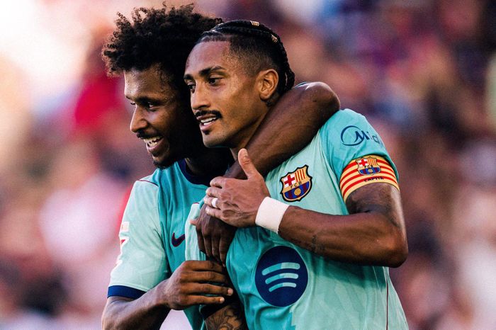 Adeyemi có thể được đá chính cạnh Raphinha. Ảnh: FCB