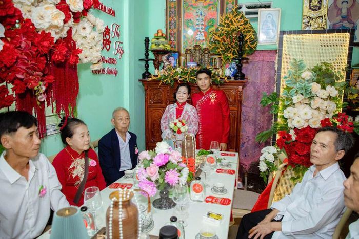 Hạnh phúc của cặp đôi được hai bên gia đình ủng hộ 