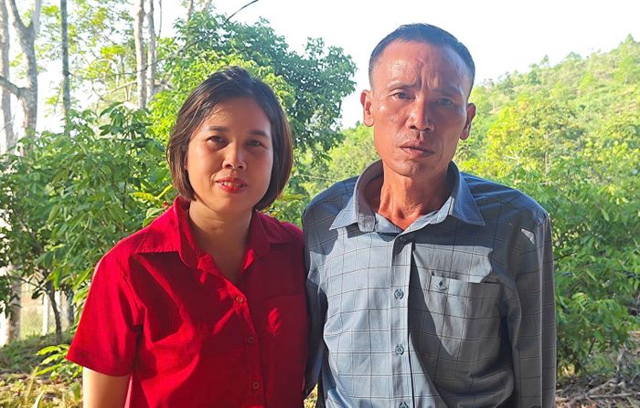 Vợ chồng cô Ly có thâm niên hơn 20 năm bám bản vùng biên giới Nghệ An. Ảnh: NVCC