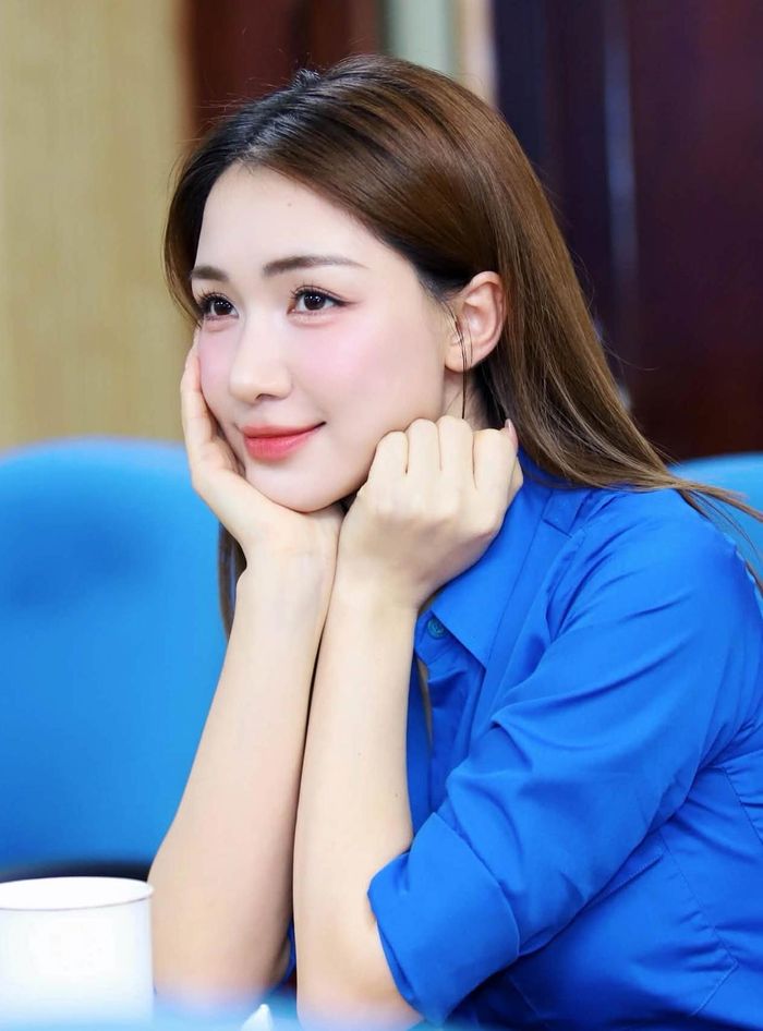 Ca sĩ Hòa Minzy