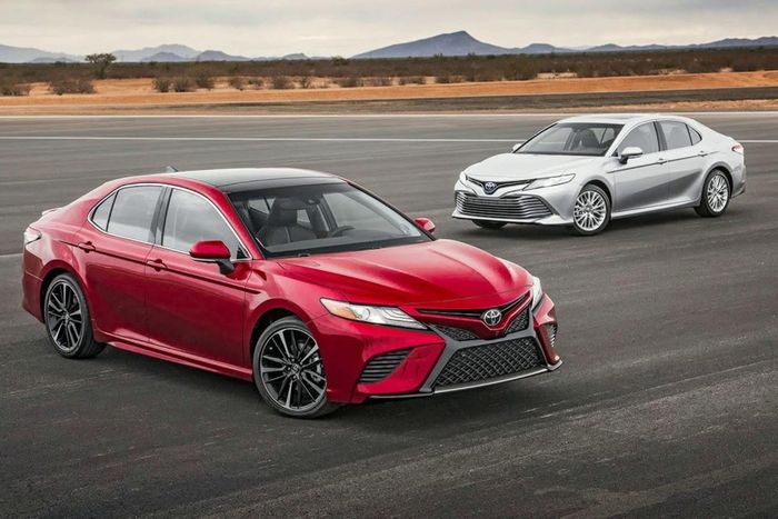 Toyota Camry không phải là mẫu sedan ấn tượng về thiết kế và hiệu năng nhưng nổi trội về không gian và độ tin cậy. Ảnh: Toyota