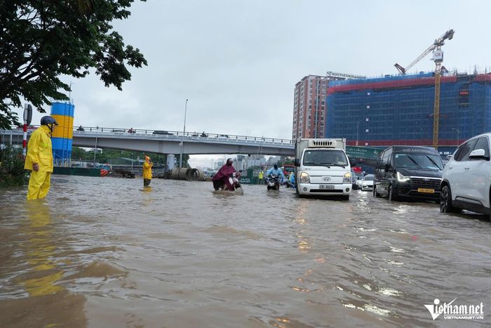 Hà Nội tiếp tục mưa lớn, nguy cơ ngập úng ở nhiều nơi. Ảnh: Đình Hiếu