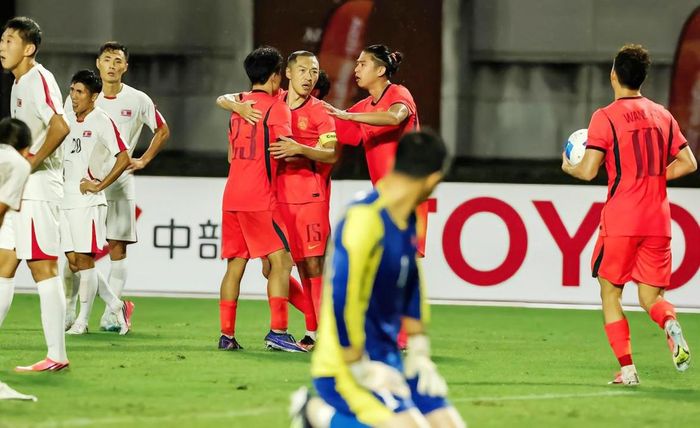 Đội trưởng Wu Xi ghi bàn ấn định chiến thắng 2-1 cho U23 Trung Quốc - Ảnh: CNW